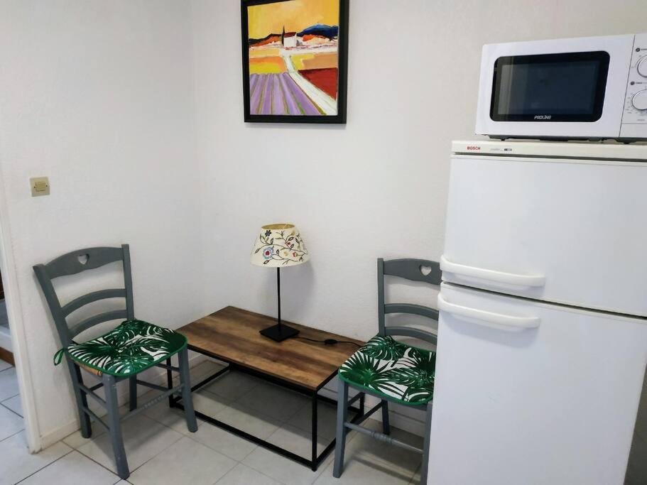 Le Dali, A 5 Min Parking Apartment